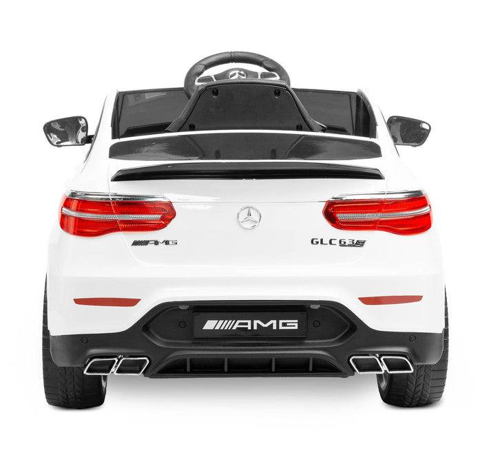 The Mercedes AMG GLC 63S is a Toyz licensed battery vehicle, which is modeled on the expressive and dynamic SUV of the German brand. The distinctive body line and unique design of the lights prove its uniqueness. The seat is covered with eco-leather and has 5-point safety belts with overlays on the shoulders.The comfort of the ride is ensured by the foam wheels, while parents will love the retractable wheels for easy carrying and the remote control.