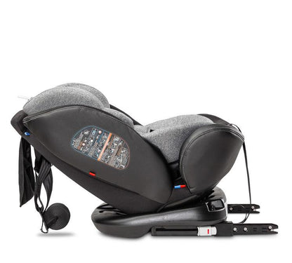 Mundo is a car seat for little globetrotters. It is intended for children from 0 to 36 kg. The seat can be used from the birth to, until it is no longer required. We combine safety and comfort with contemporary styling. Thanks to the seat that rotates 360 °, changing the position in relation to the direction of travel and placing the child in the seat is much easier. On the other hand, a special reduction insert and a pillow allow you to place the baby in an optimal position. ECE R44 / 04 standard. 