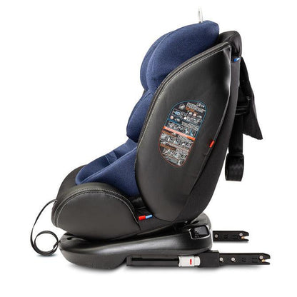 Mundo is a car seat for little globetrotters. It is intended for children from 0 to 36 kg. The seat can be used from the birth to, until it is no longer required. We combine safety and comfort with contemporary styling. Thanks to the seat that rotates 360 °, changing the position in relation to the direction of travel and placing the child in the seat is much easier. On the other hand, a special reduction insert and a pillow allow you to place the baby in an optimal position. ECE R44 / 04 standard. 