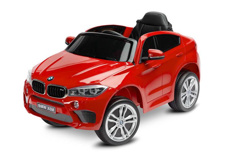 The Toyz BMW X6 M battery vehicle is a license version of the uncompromising SUV of the Bavarian brand, which is famous for combining sporty performance with high-quality design. This battery vehicle will provide many positive impressions for future drivers. Comfortable driving will be provided by an upholstered eco-leather seat with 3-point seat belts. The car has an opening door, a multimedia panel with built-in melodies and a USB socket for favorite songs in MP3 format.