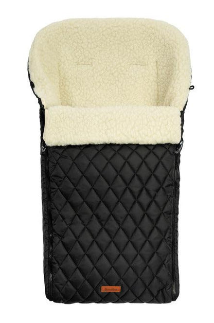 The multi-layer & universal quilted sleeping bag from Sensillo will carefully protect your child on colder days. The quilted, waterproof material with which the sleeping bag is sewn on the outside protects against unpleasant rainfall & the inner layer trimmed with warm and nice fleece will ensure comfort during walks. In addition, between them there is a layer of insulation that provides adequate insulation. The back of the sleeping bag has an overlap that prevents the bag from sliding off the backrest.