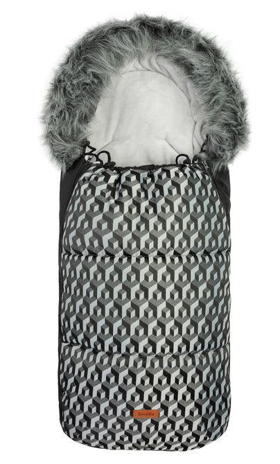 Olaf romper bag is perfect for walks in colder temperatures. It combines a waterproof, easy to keep clean outer layer and soft polar fleece on the inside. Thanks to a fluffy, anti-allergic non-woven fabric it provides effective protection and comfort of a baby. Stylish patterns make the bag exceptional, and artificial fur by the hood with the option of unfastening make it look unique. The romper bag fits pushchairs of any style. It can be used in prams, strollers, and for sledges.