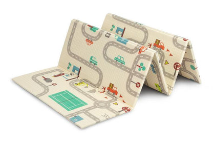 The TOYZ multifunctional mat is the perfect solution for organizing a play corner for children. It has many advantages that give it an advantage over material mats: it does not wrinkle or roll up, it is very difficult to move and it is easy to keep it clean. Its dimensions of 200 x 180 cm provide plenty of space for playing or learning to walk. Because it is made of thick XPE foam, it will ensure a soft landing in the event of a fall, and it will also insulate against the cold.